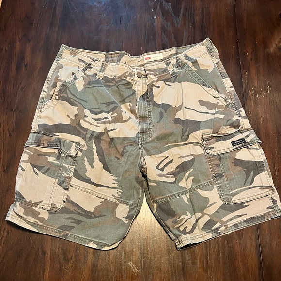 Wrangler Mens Camo Cargo Shorts Sz 4 